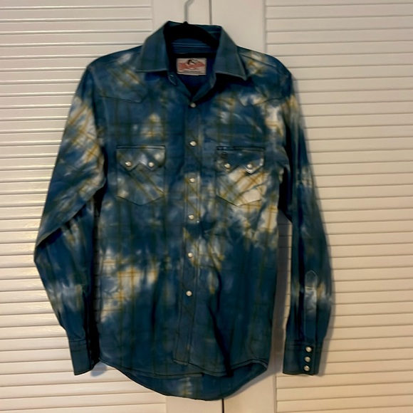 Vintage cotton Wrangler hand tie-dyed button down shirt. - Picture 1 of 5